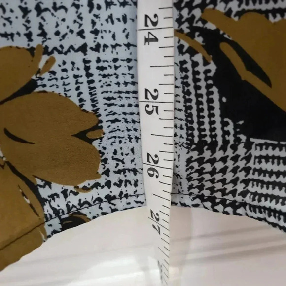 SHARAGANO Tunic Top Floral Smocked Accent Buttons - Picture 8 of 8